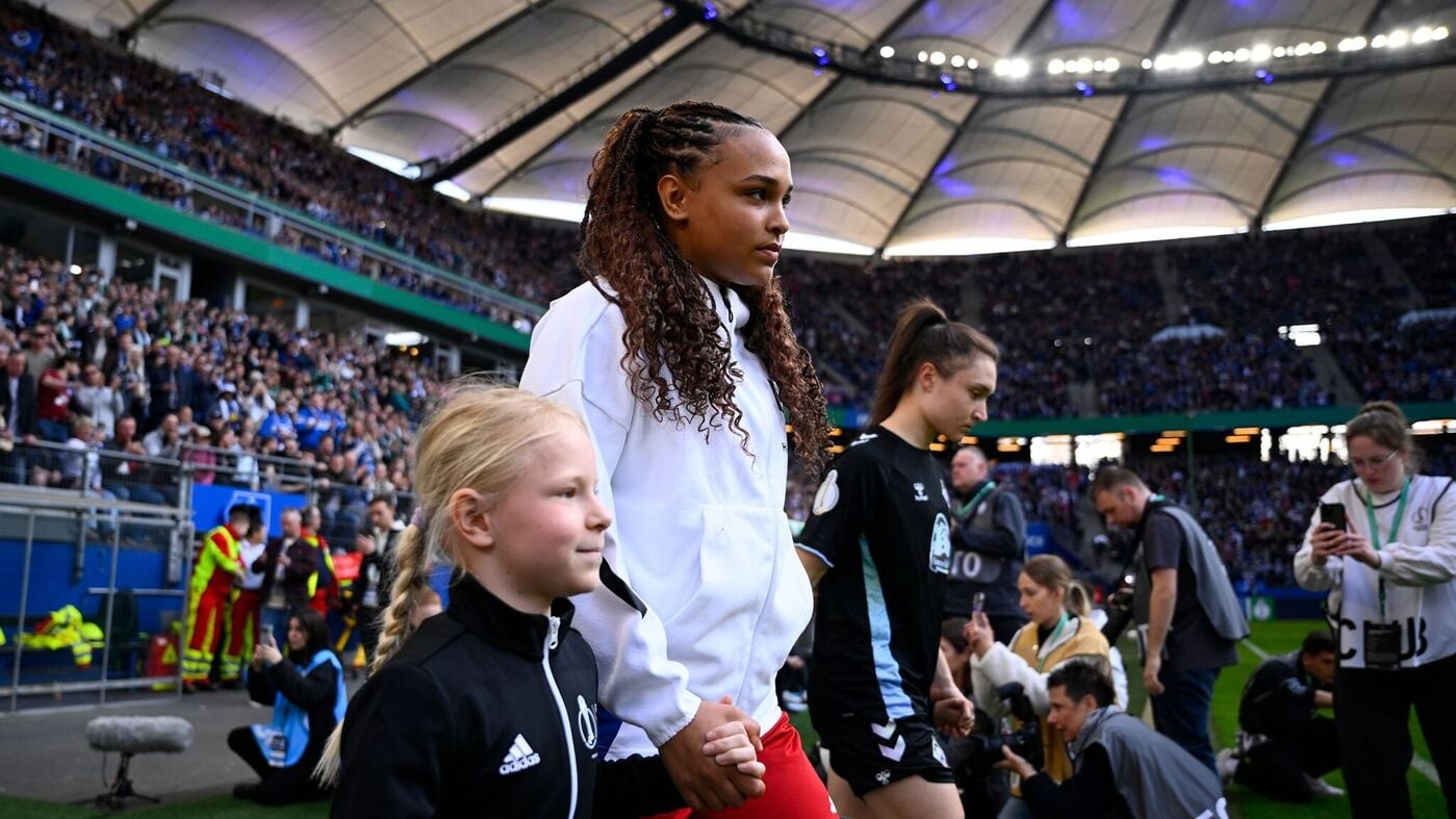 Fußball: Mit Tape für verstorbenen Bruder: Baum vor DFB-Debüt